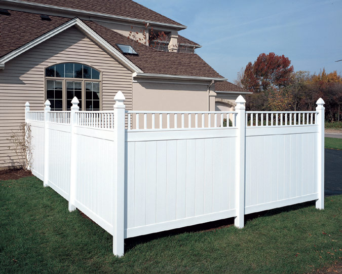 vinyl privacy fence installation Waukesha